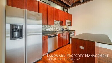 758 N Larrabee St in Chicago, IL - Building Photo - Building Photo