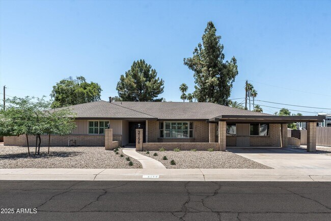 2156 E Cairo Dr