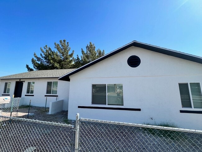 property at 1501 Stewart Ave