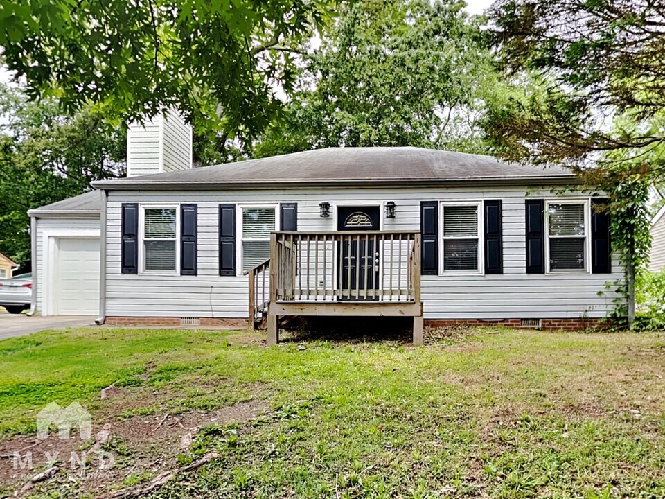134 Mayflower Cir in Cartersville, GA - Building Photo