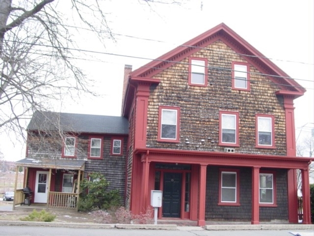 15 Green St in Marblehead, MA - Building Photo