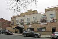 24-47 44th St in Astoria, NY - Foto de edificio - Building Photo