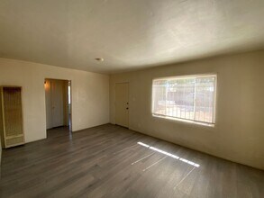 1801 Palomas Dr NE in Albuquerque, NM - Building Photo - Building Photo