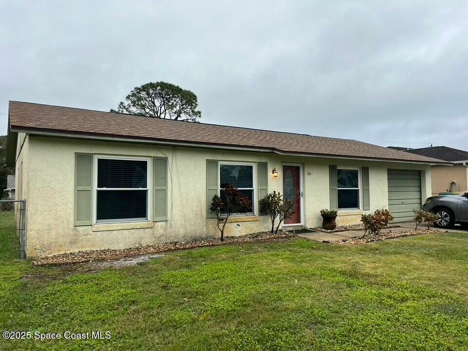 6925 Bryant Rd in Cocoa, FL - Building Photo