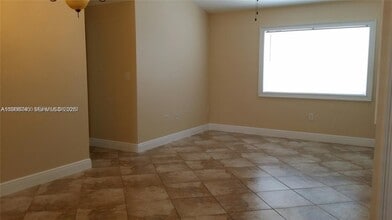 7841 SW 152nd Ave in Miami, FL - Building Photo - Building Photo
