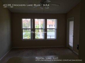 4036 Crockers Lake Blvd-Unit -924 in Sarasota, FL - Foto de edificio - Building Photo