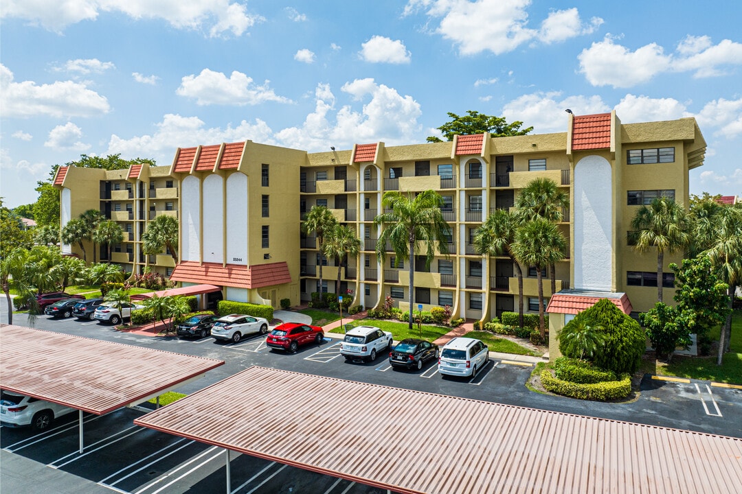 The Pines of Boca Barwood in Boca Raton, FL - Foto de edificio