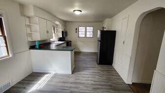 1915 Wood St in La crosse, WI - Building Photo