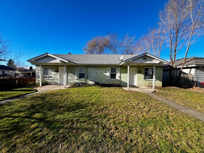 property at 1604 S 5th Ave