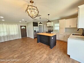 6210 Edison St in Cocoa, FL - Building Photo - Building Photo