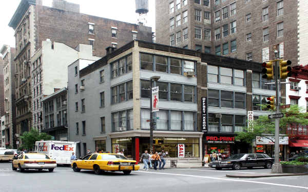 234 E 19th St in New York, NY - Building Photo - Building Photo