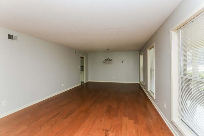 5606 Warwick Dr in Jackson, MS - Building Photo - Building Photo