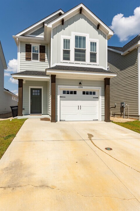 1358 Landon Hills Dr in Tallahassee, FL - Building Photo