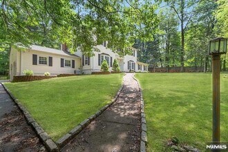 68 Briarwood Ave in Norwood, NJ - Foto de edificio - Building Photo