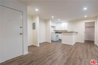 28947 Thousand Oaks Blvd-Unit -112 in Agoura Hills, CA - Building Photo - Building Photo