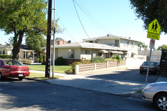 1356 Orange Grove Ave in Glendale, CA - Building Photo - Building Photo