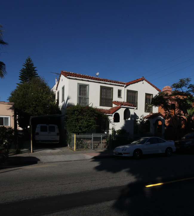 1341 N Edgemont St in Los Angeles, CA - Building Photo - Building Photo