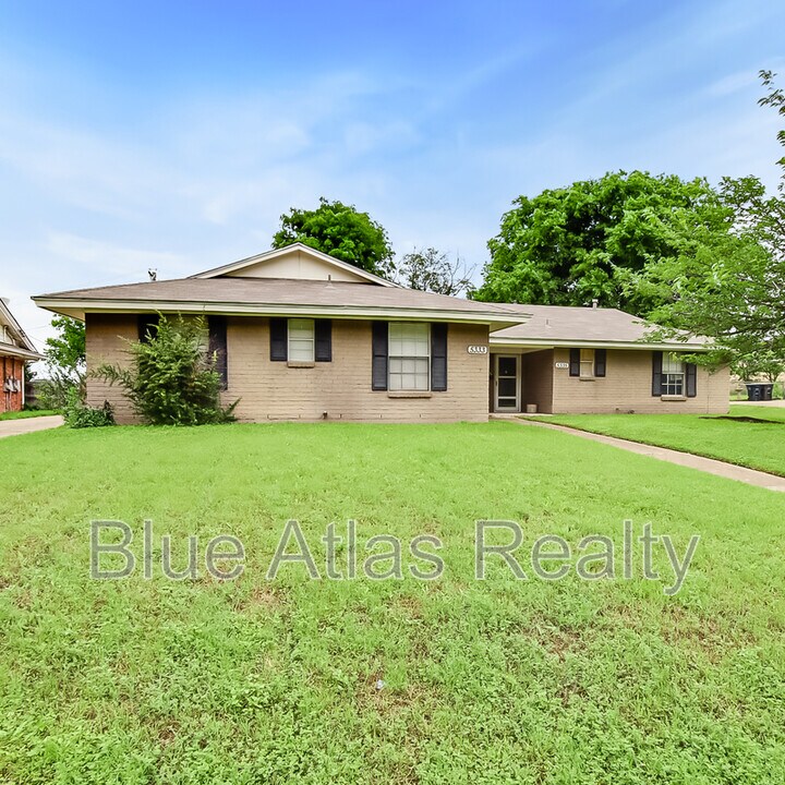 5335 Wonder Dr in Fort Worth, TX - Building Photo
