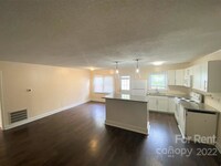 718 E Maple Ave, Unit M photo'