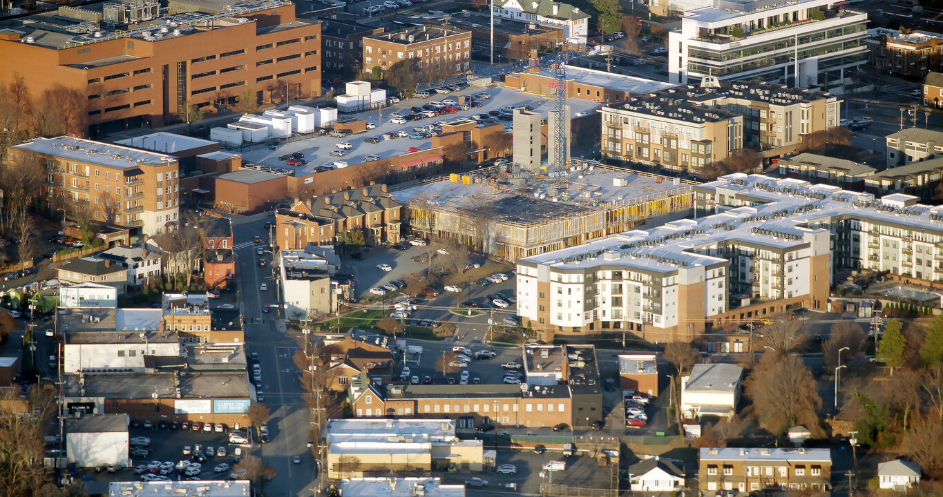 4th and Green in Winston-Salem, NC - Building Photo