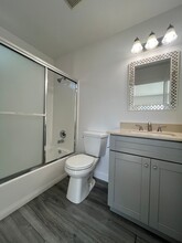 1639 W 205th St, Unit 4 in Torrance, CA - Building Photo - Building Photo