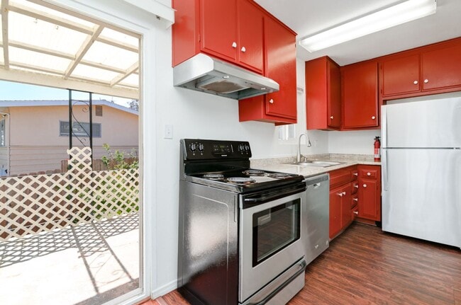 617-617 Truly Terrace in Vista, CA - Building Photo - Building Photo