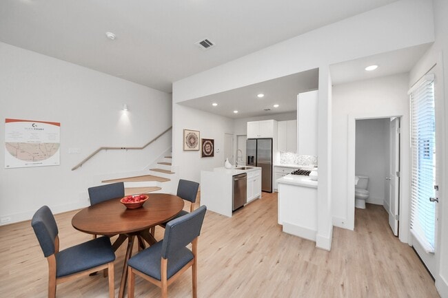 property at 1053 Glenn Ave
