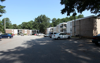 Cedar Point Apartments in Raleigh, NC - Building Photo - Building Photo