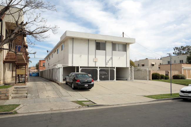 3540 3rd Ave in Los Angeles, CA - Building Photo - Building Photo