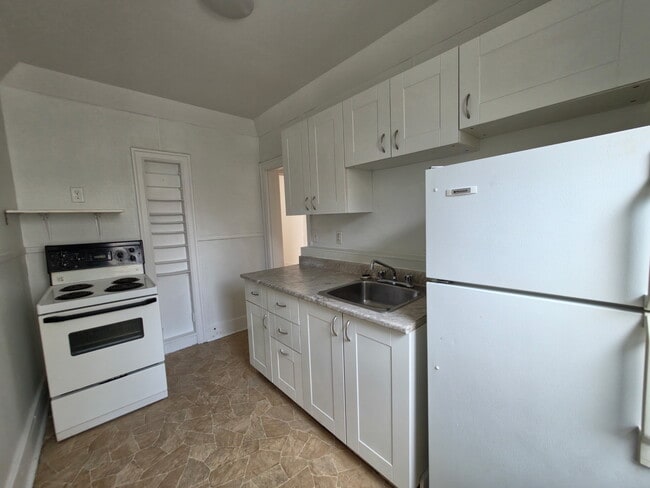 property at 429 Qu'Appelle Ave