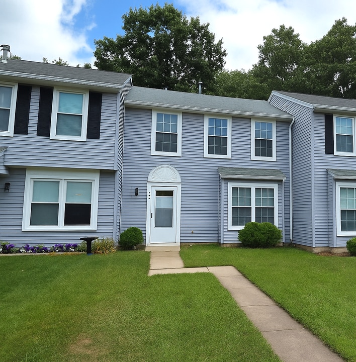 110 Shoreline Dr in Atco, NJ - Building Photo