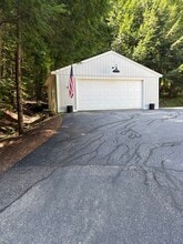 121 Upper Bay Rd in Sunapee, NH - Building Photo - Building Photo