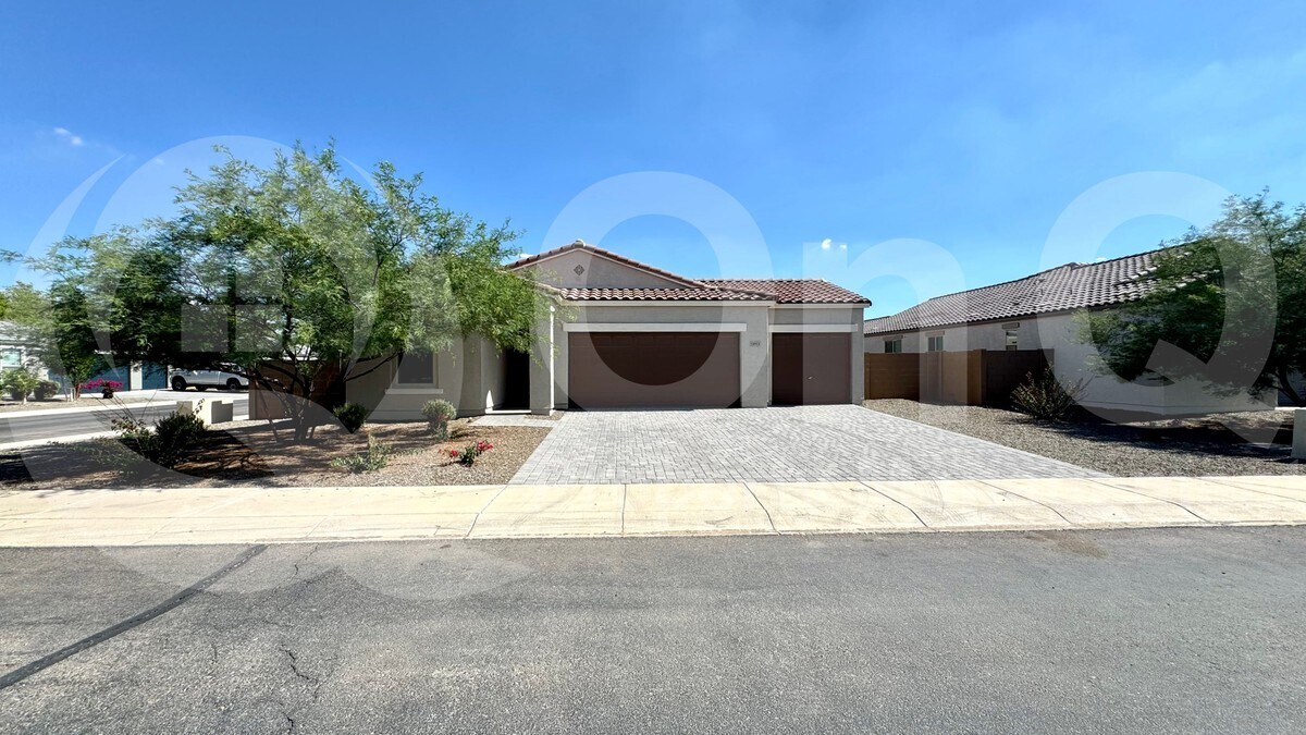 989 W Hess Ave in Coolidge, AZ - Building Photo