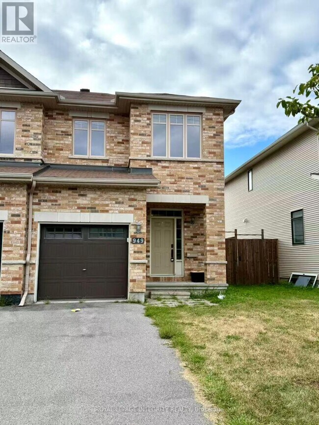 949 Klondike Rd in Ottawa, ON - Building Photo - Building Photo