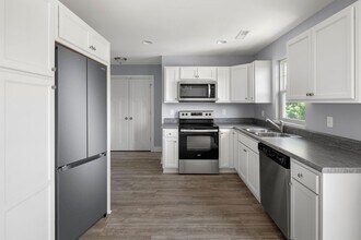 135 Monmouth Wy in Candler, NC - Building Photo - Building Photo