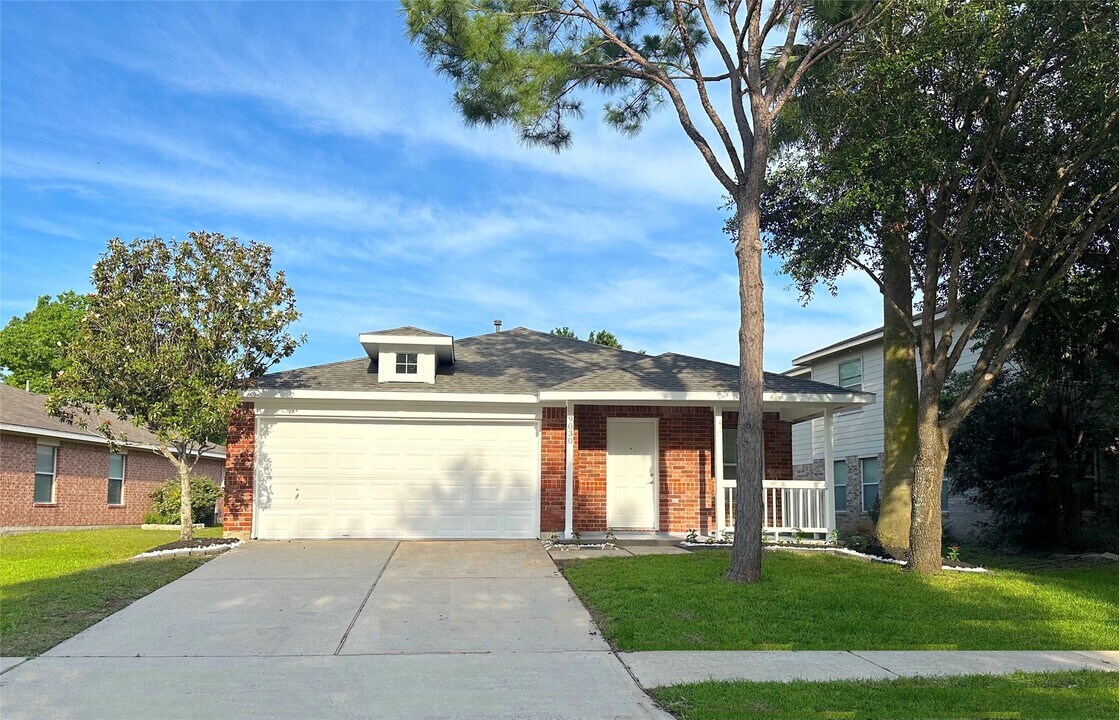9030 Canton Park Ln in Houston, TX - Building Photo