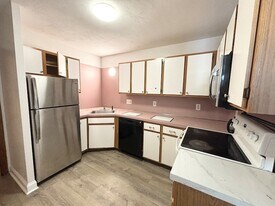 401 Highland Ave, Unit 1LF in Malden, MA - Building Photo