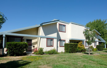 1316-1330 Southwest Blvd in Rohnert Park, CA - Building Photo - Building Photo