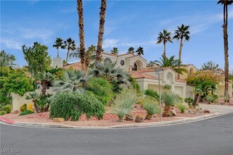 246 Windsong Dr in Henderson, NV - Foto de edificio - Building Photo