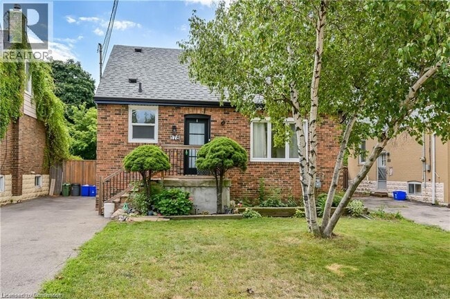 property at 178 E 14th St