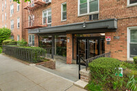 The Thornton Place in Forest Hills, NY - Building Photo - Building Photo