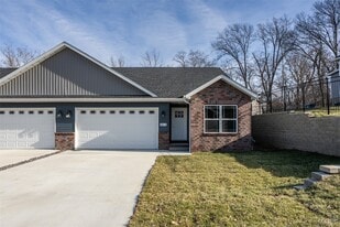 652 N Kansas St in Edwardsville, IL - Building Photo