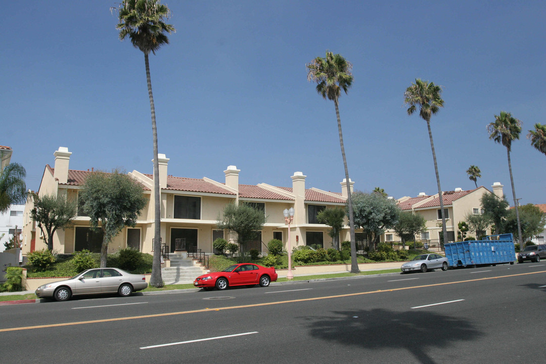 1301 S Catalina Ave in Redondo Beach, CA - Foto de edificio