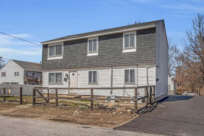 30 Enfield St, Unit 2 in Manchester, NH - Foto de edificio