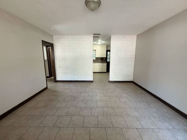 155 Sycamore Ln in Athens, GA - Building Photo - Building Photo