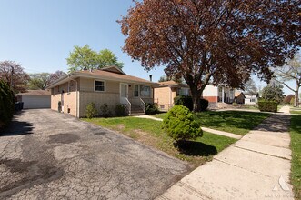 9416 80th Ct in Hickory Hills, IL - Building Photo - Building Photo