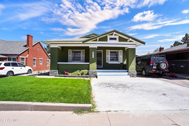 property at 4017 Oxford Ave