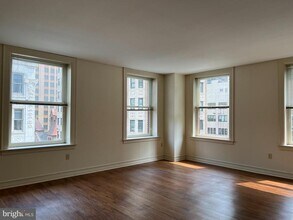 202 S 17th St in Philadelphia, PA - Building Photo - Building Photo