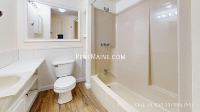 322 Grove St in Bangor, ME - Foto de edificio - Building Photo