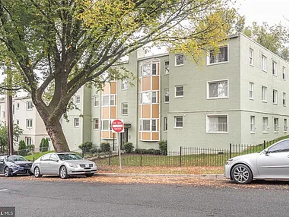 2841 Gainesville St SE in Washington, DC - Building Photo